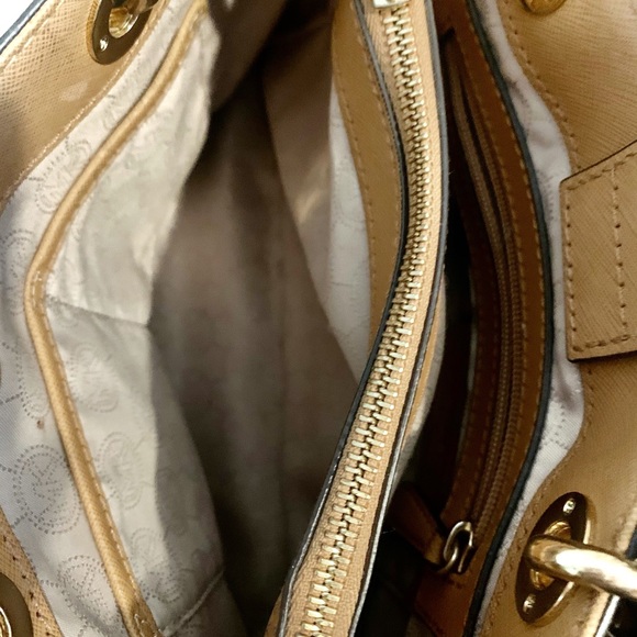 Beautiful Micheal Kors Satchel Leather Bag - Picture 5 of 5